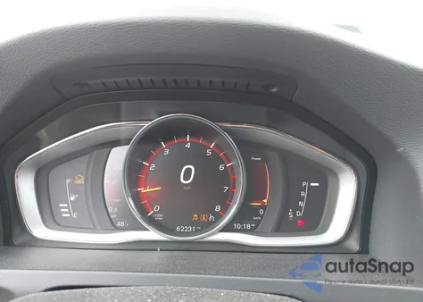 2018 Volvo V60 Cross Country T5 z USA, uszkodzony, nr VIN YV440MWK5J2057699